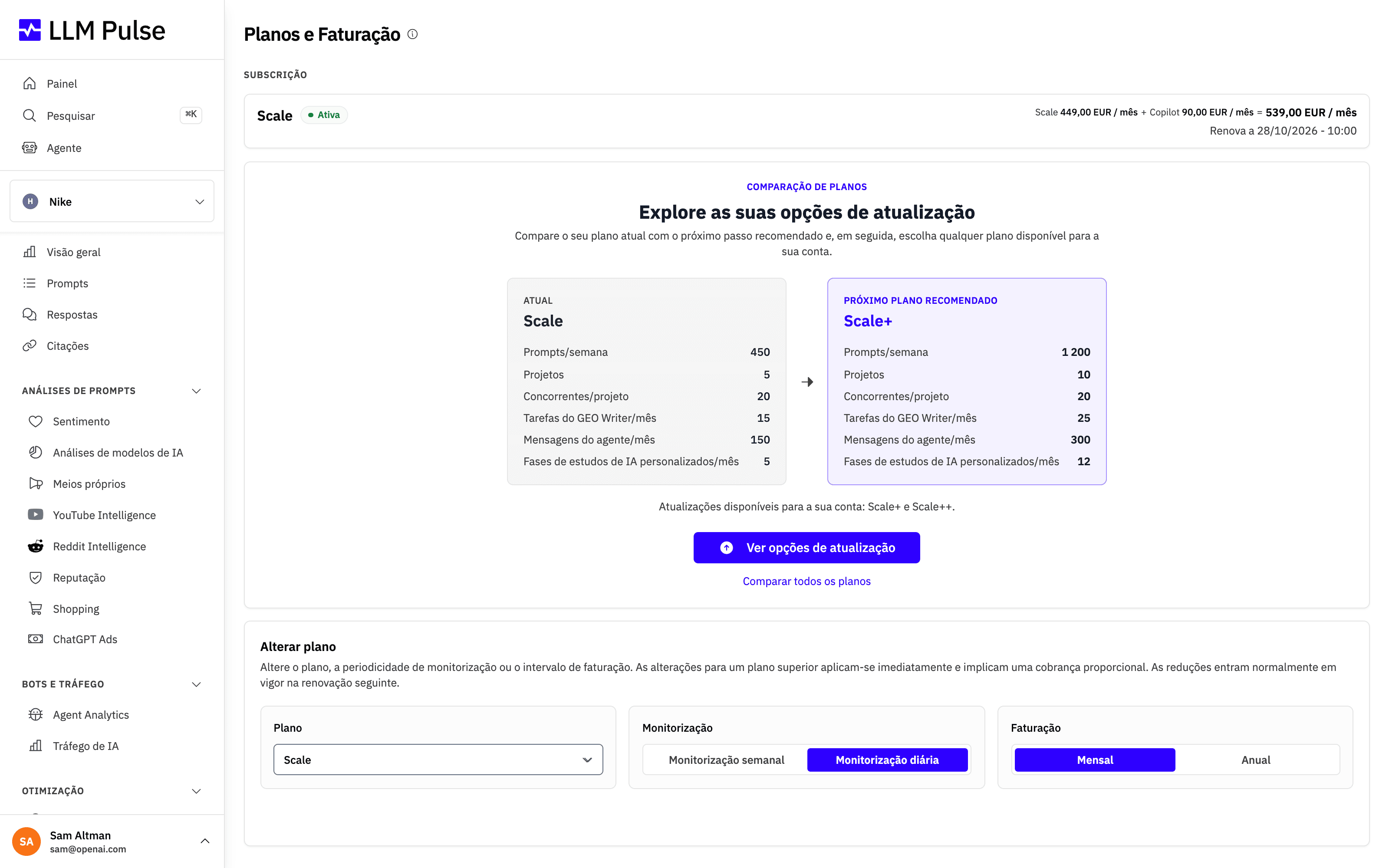 Página Planos e faturação com o plano atual, as opções de passagem para um plano superior e os controlos de alteração de plano