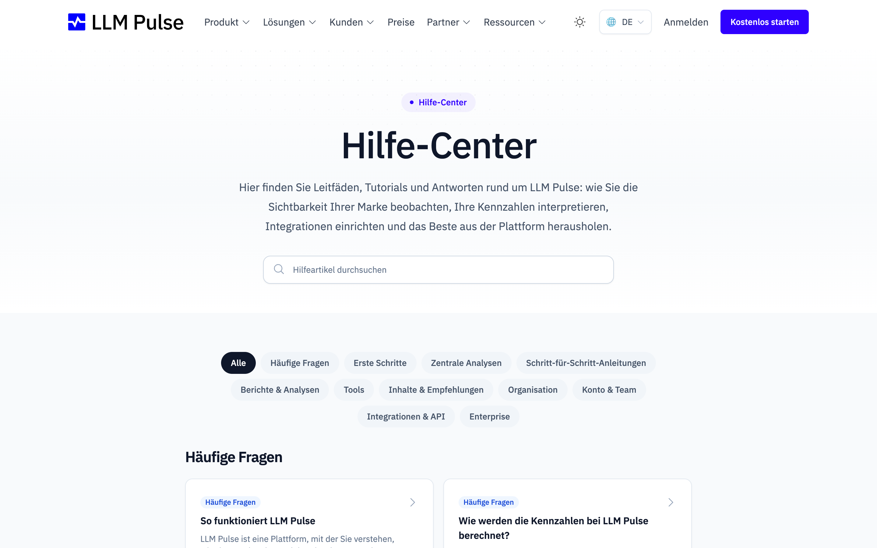 The LLM Pulse Help Center in German, with categories such as Erste Schritte, Zentrale Analysen and Integrationen & API